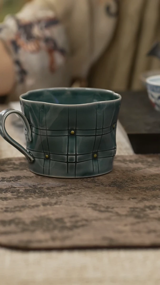 /480蓝釉拉花杯