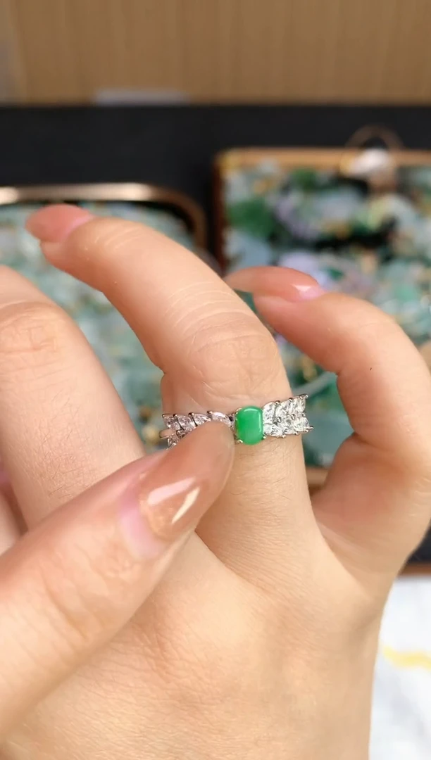 颈饰银S925镶嵌翡翠2025120101