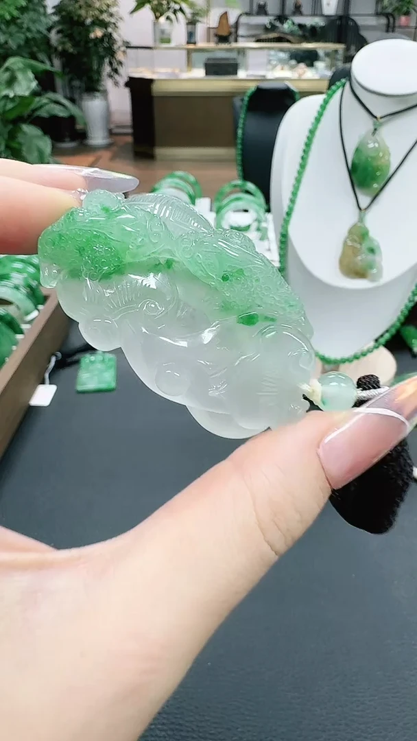 未镶嵌1石英质玉（非洲翠）/1440