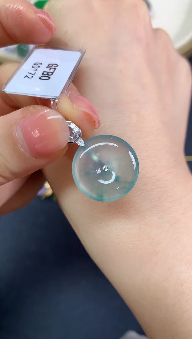 吊坠(不含链)18K金镶嵌翡翠吊坠(不含链)|13800