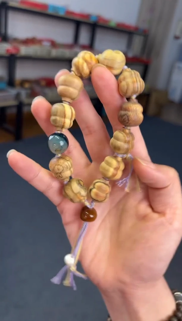 贡木无事牌】  16mm妖花贡木葫芦手持