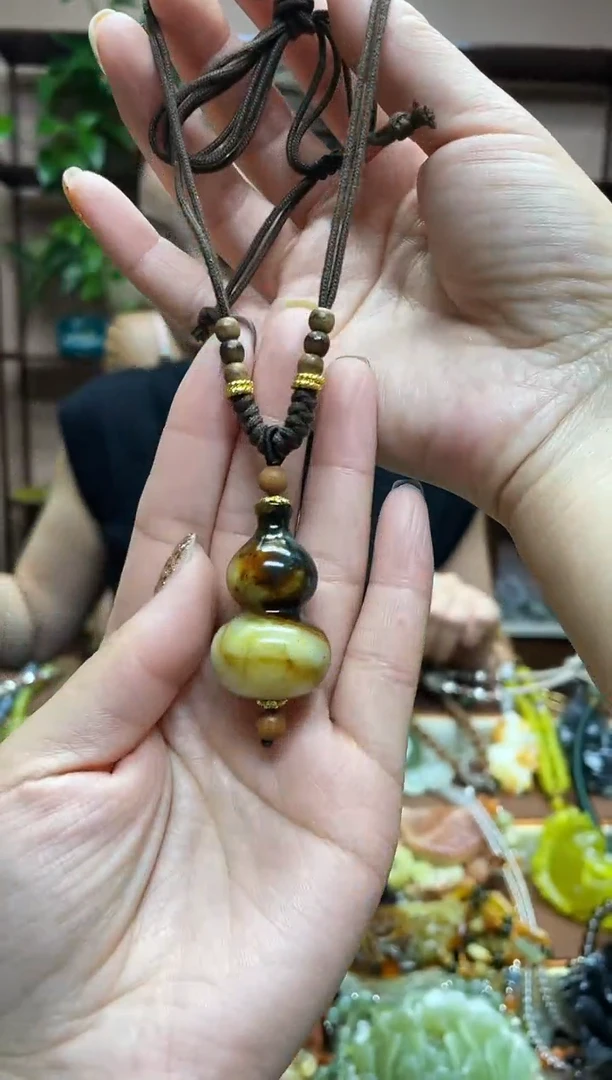 未镶嵌岫玉吊坠·1