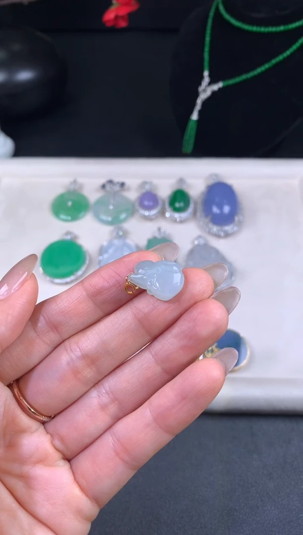 吊坠(不含链)18K金镶嵌翡翠