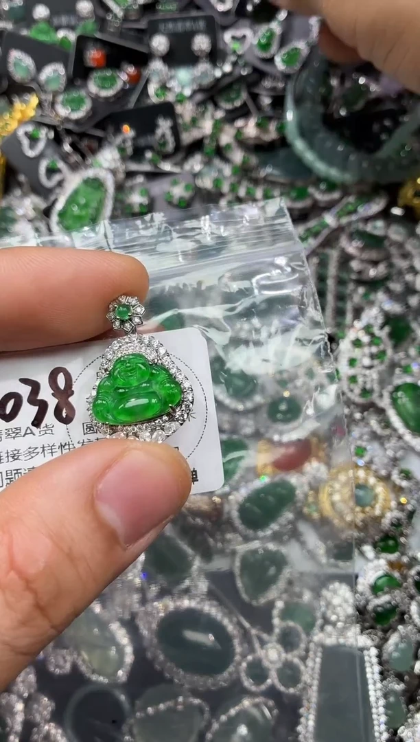 颈饰未镶嵌翡翠Q038吊坠