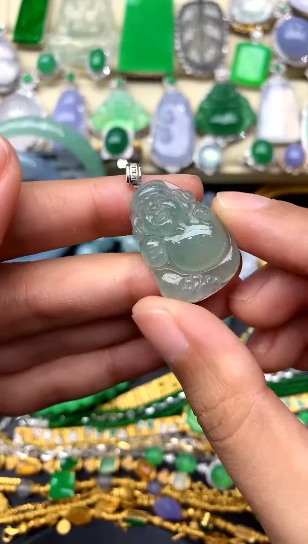 翡翠18K金镶嵌颈饰135-中国好珍宝