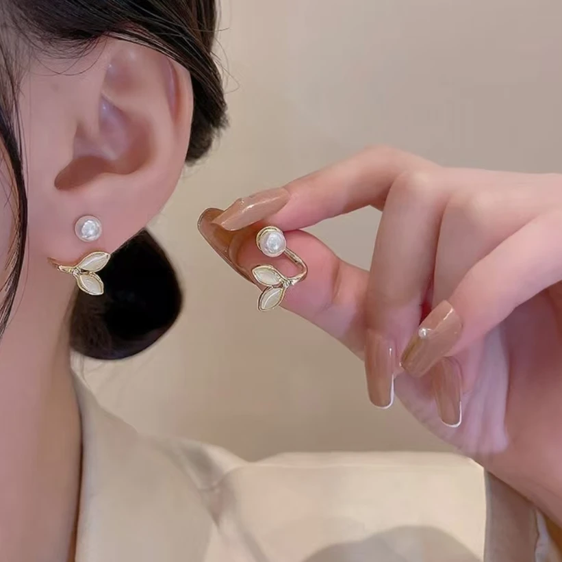 乾 银 凤精美高级感鱼尾耳饰（31023）