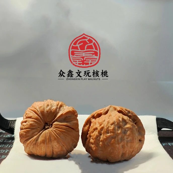 众鑫文玩**25年头茬南瓜墩核桃44尺寸（全品）