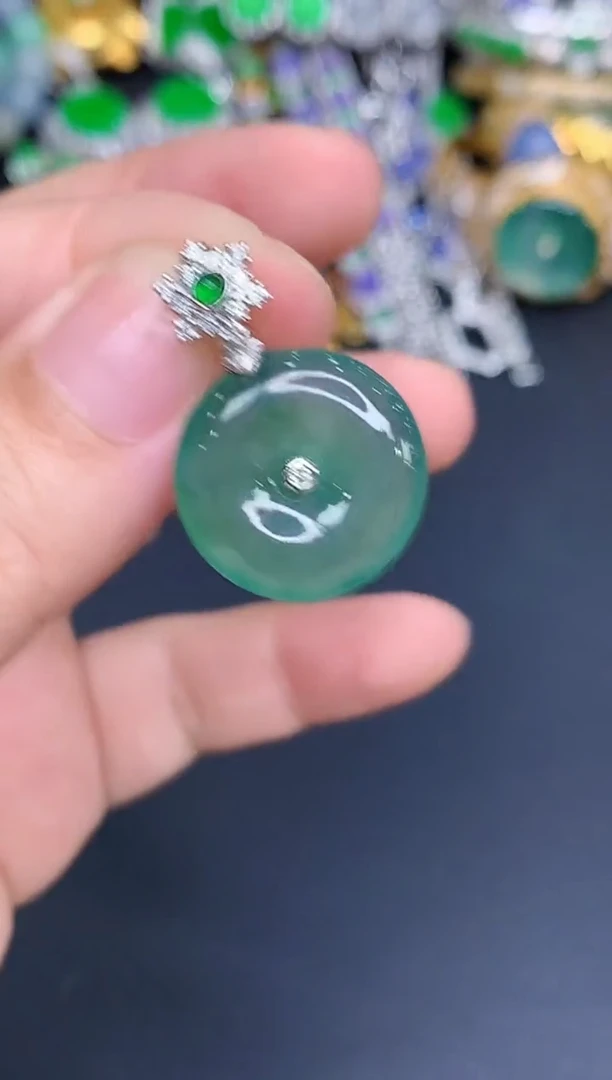 颈饰18K金镶嵌翡翠347-春日珠宝