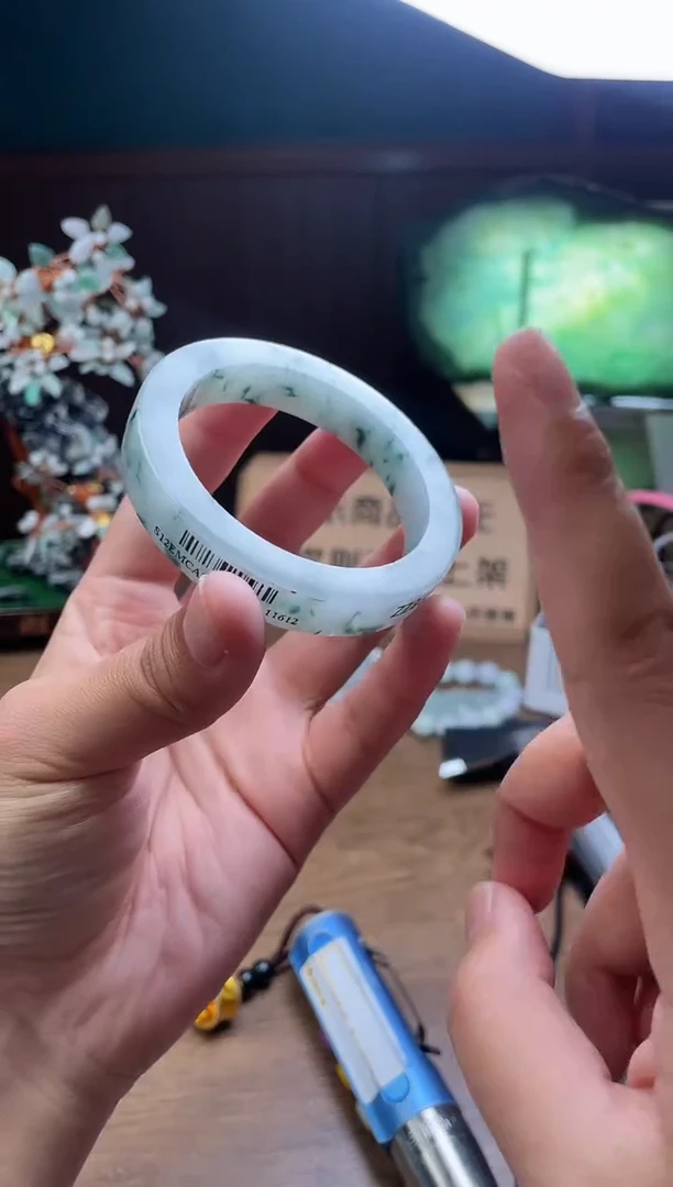 【闪购商品】定制翡翠手镯未镶嵌定制