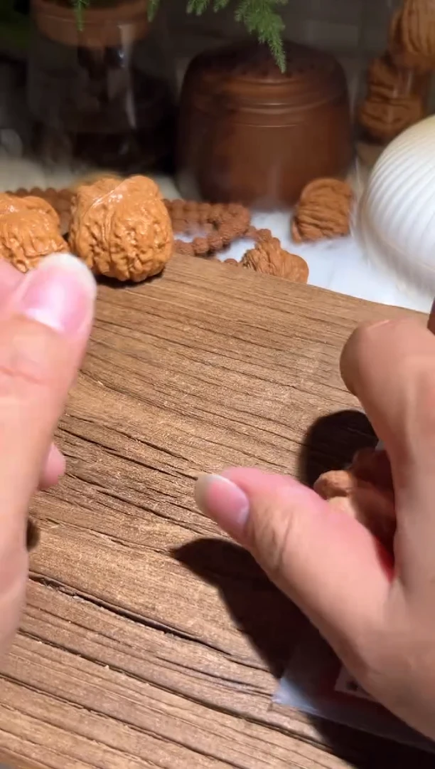 【闪购商品】文玩核桃吊坠路弘66