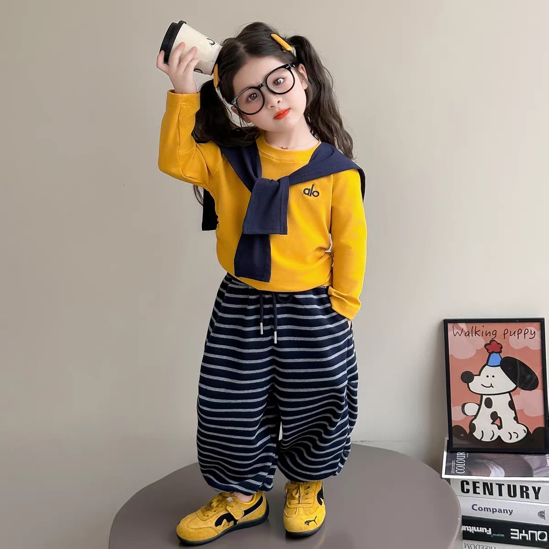 【思晨家】女童秋季新款2025洋气潮流上衣条纹裤披肩两件套