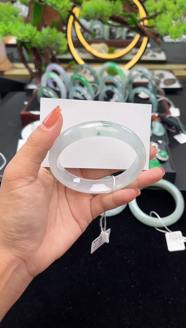 未镶嵌手镯翡翠手镯