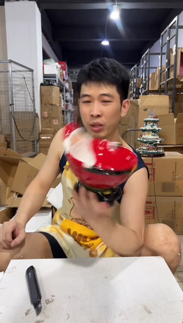 瓷片圣诞老人抱盆