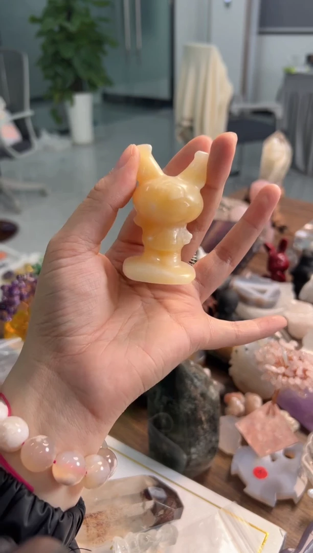 未镶嵌石英质玉珠宝奇石M414 方解石