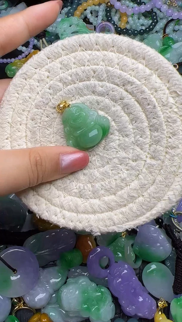 颈饰未镶嵌翡翠天然缅甸翡翠吊坠