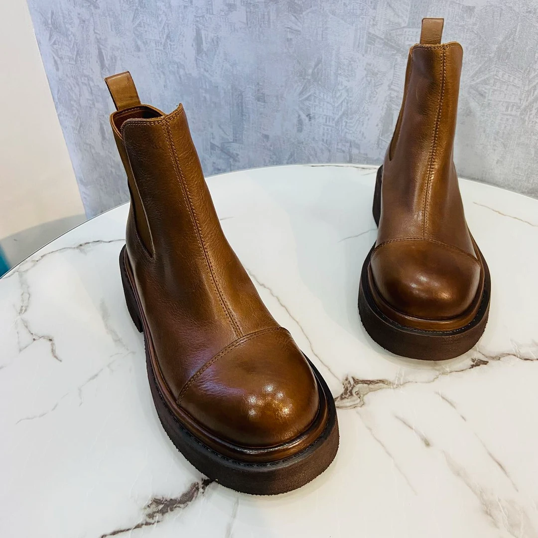 133-2新款爆款时尚马丁靴