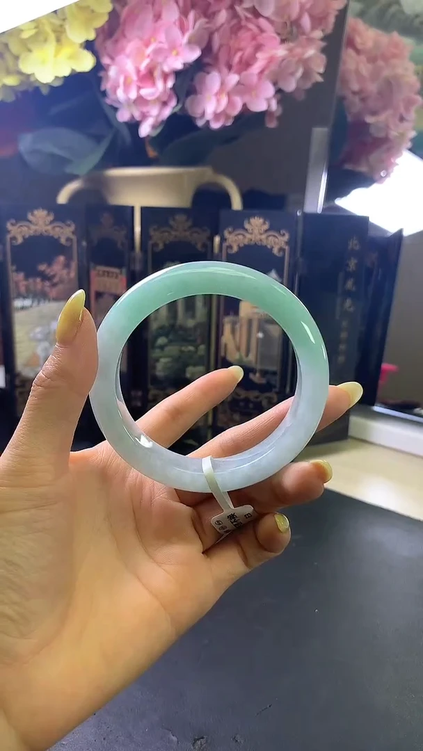 翡翠手镯未镶嵌白底青缅甸天然A货翡翠手镯