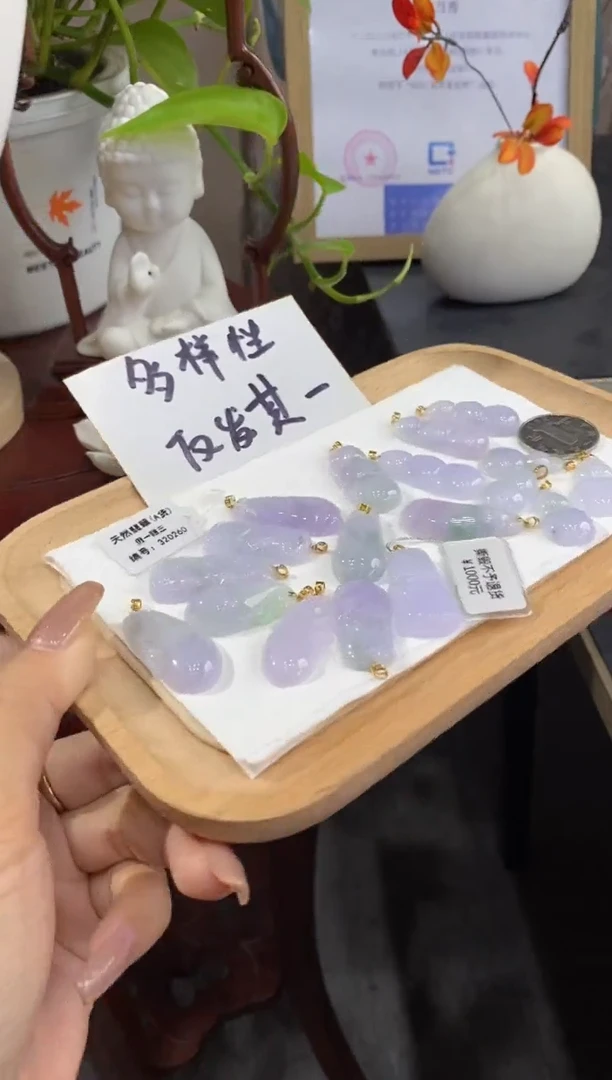 翡翠18K金镶嵌颈饰多样性仅发其一00612