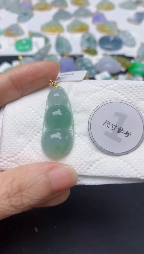 翡翠18K金镶嵌颈饰天然缅甸A货翡翠