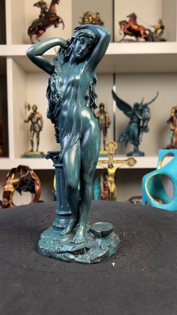 精铜材质 精美雕塑