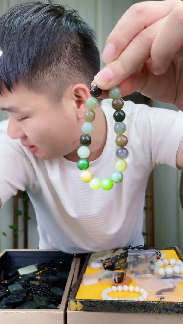 和田玉未镶嵌挂件拍一发一，多样性发货！