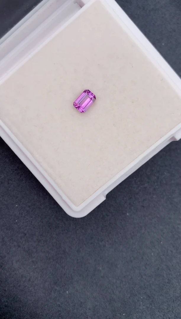 裸石彩色蓝宝石1.06ct紫蓝宝AC