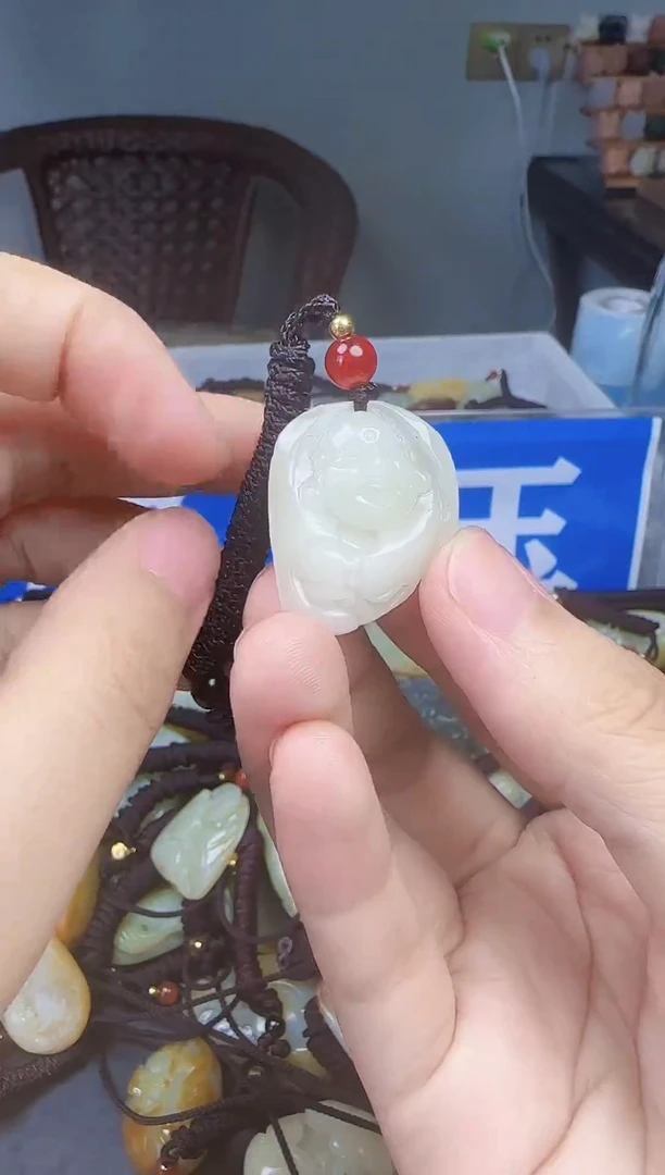 和田玉未镶嵌颈饰1