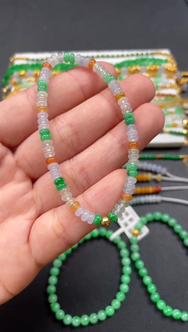 套链18K金镶嵌翡翠一条   P534