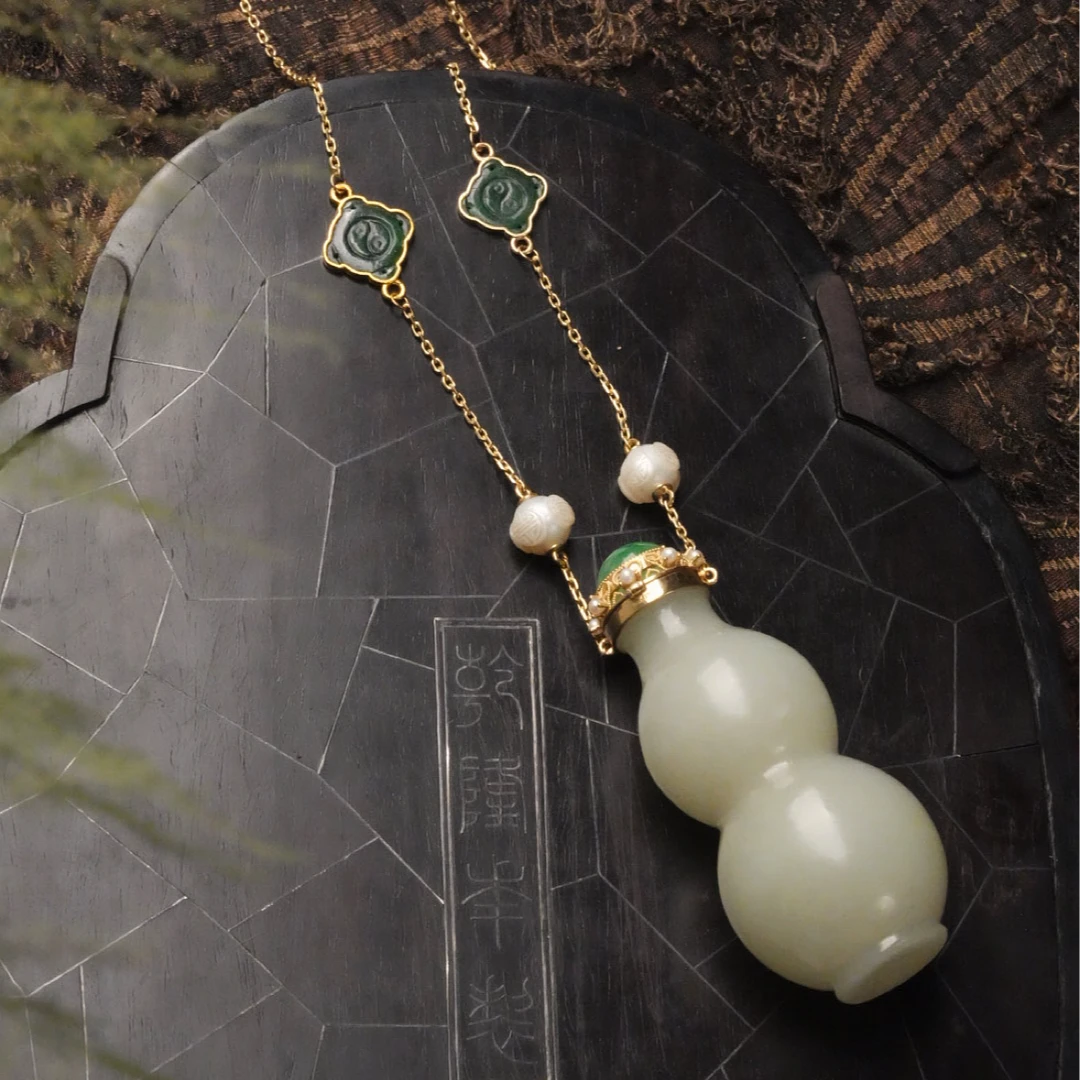 【福禄】阳绿翡翠项链和田玉吊坠 精致优雅金镶玉