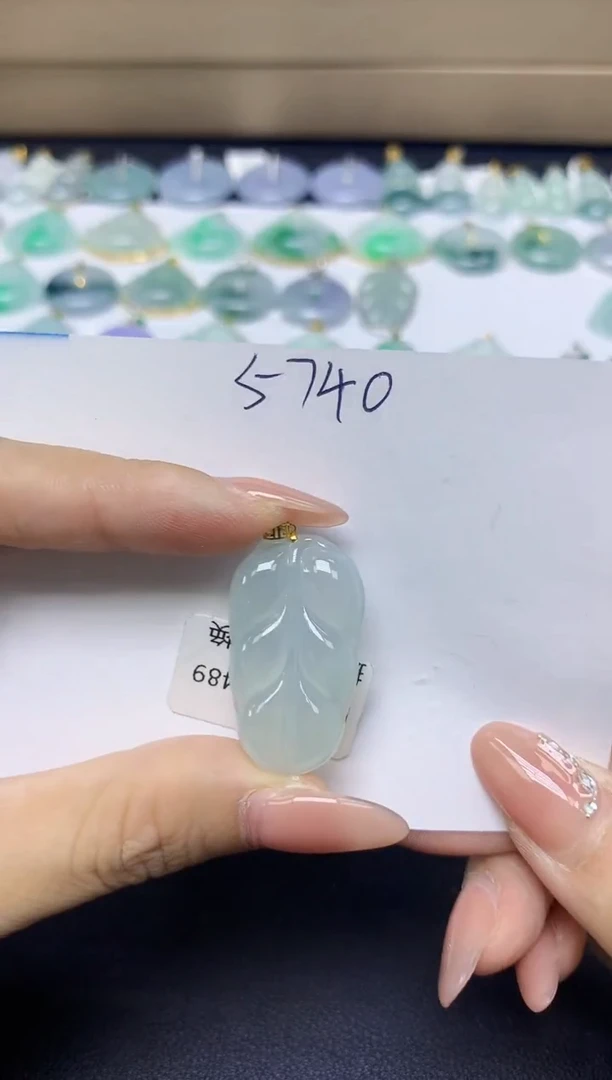 颈饰18K金镶嵌翡翠天然缅甸A货翡翠百元以上9元证书费自理