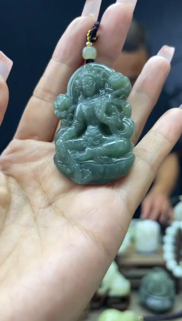颈饰未镶嵌和田玉1