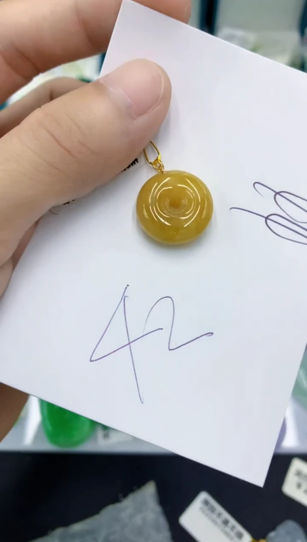 翡翠18K金镶嵌颈饰翡翠