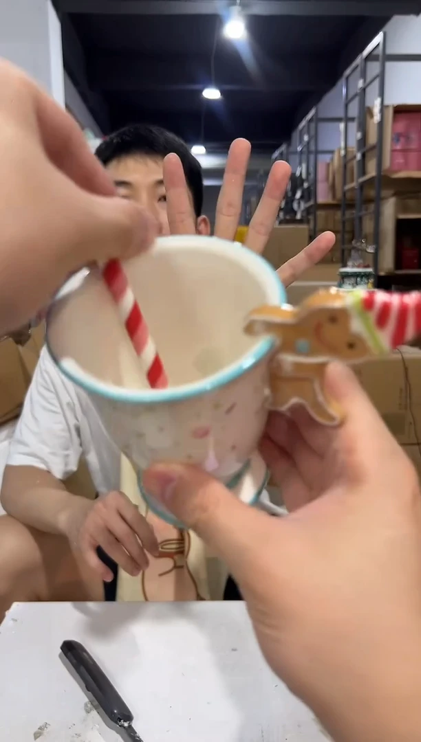 瓷片姜饼人一杯一勺