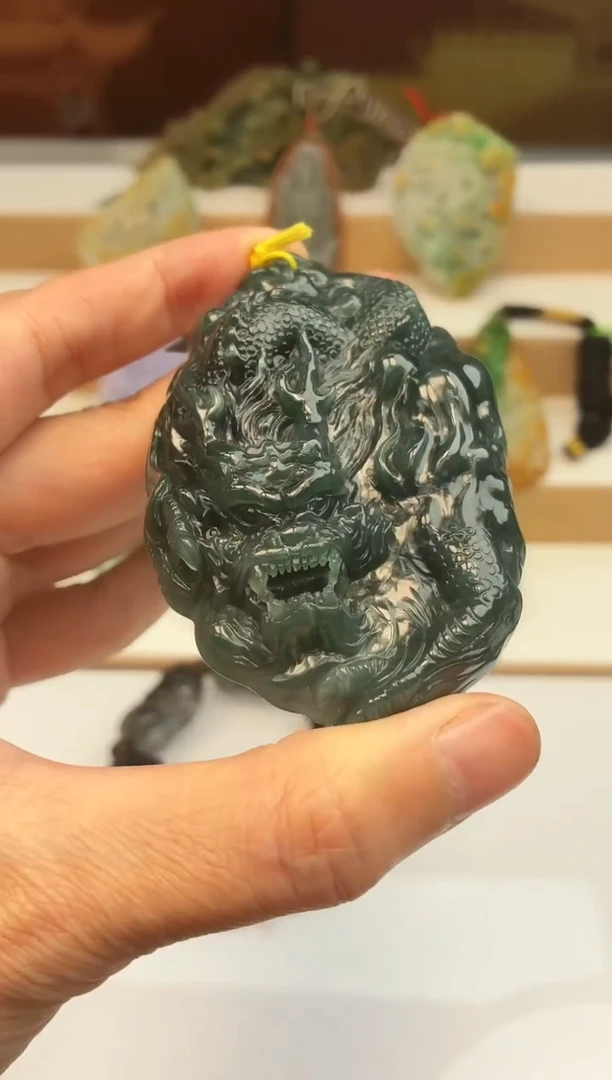 颈饰未镶嵌翡翠牌子