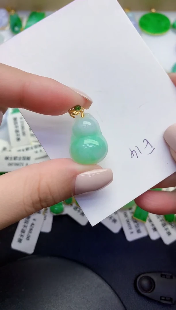 颈饰未镶嵌翡翠缅甸天然翡翠A货