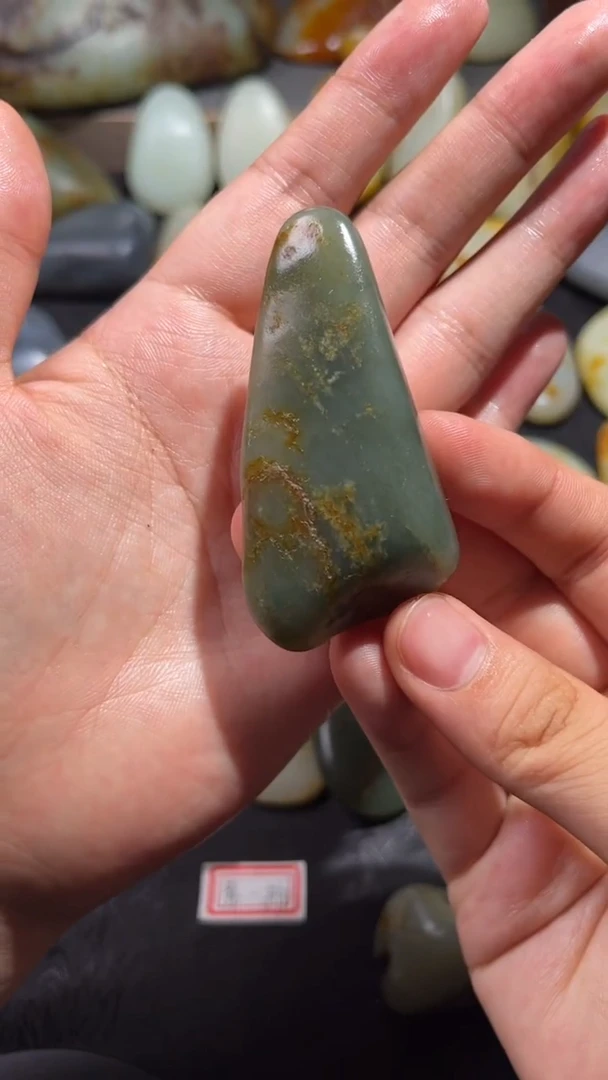 和田玉未镶嵌颈饰和田玉