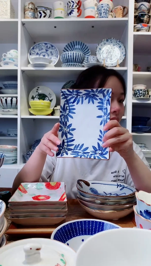 陶瓷手绘蓝色唐草长方盘