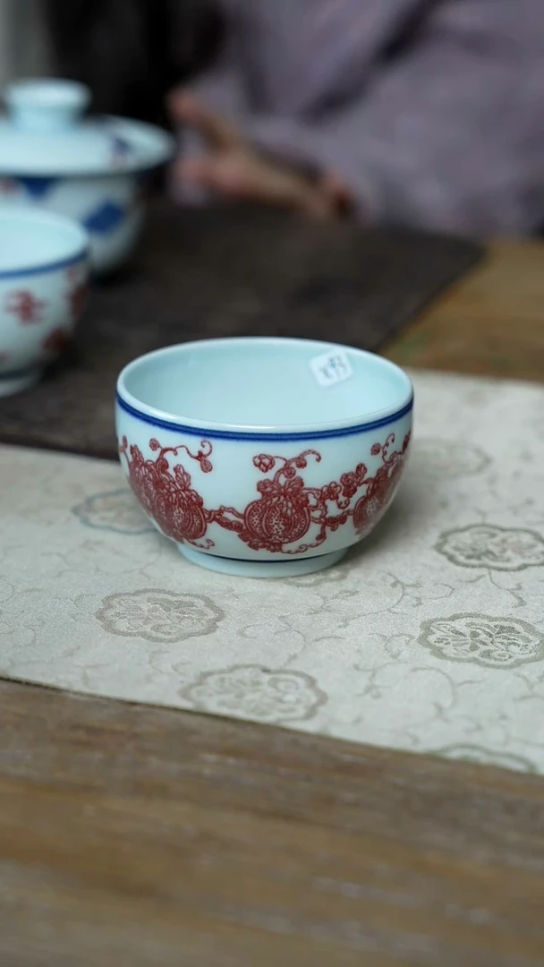 【闪购商品】/Y74全釉里红瓜藤主人杯-特