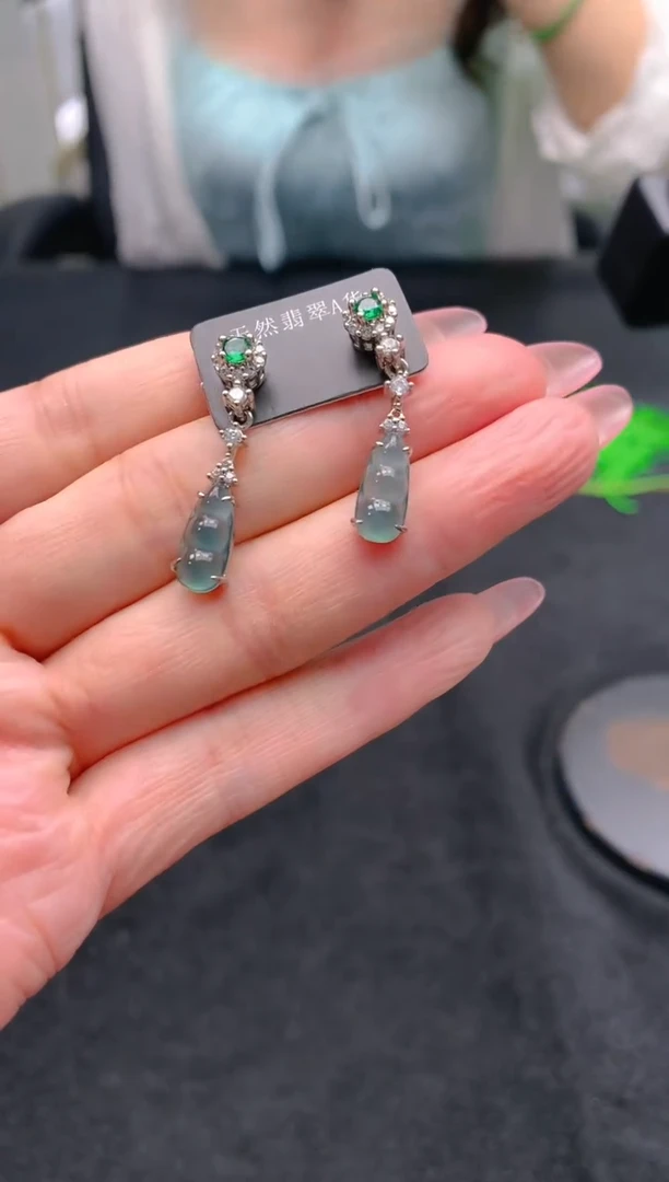 翡翠未镶嵌颈饰天然A货翡翠