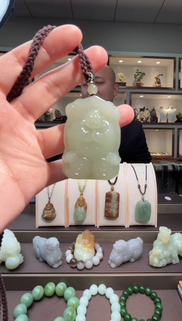 颈饰未镶嵌和田玉苏