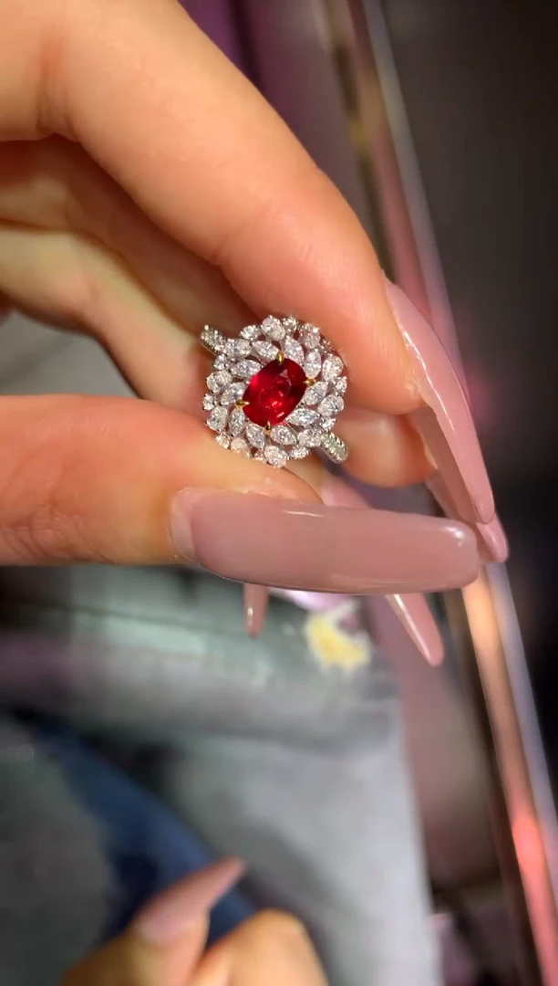 18K金镶嵌戒指红宝石0.75CT