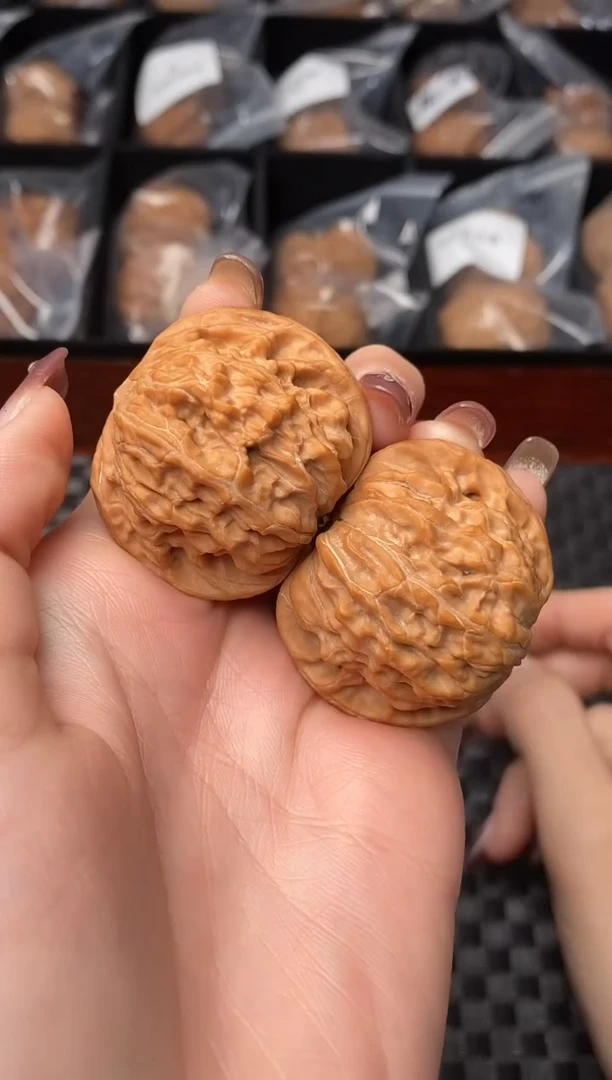 把件文玩核桃全品红皮山地磨盘40尺