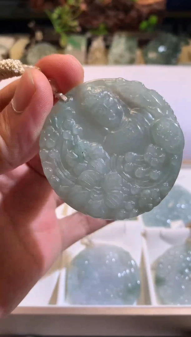 翡翠未镶嵌颈饰6/04/059多样性发其一