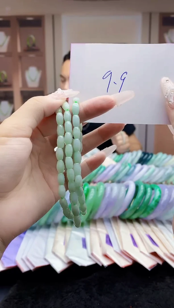 翡翠未镶嵌颈饰0633587025