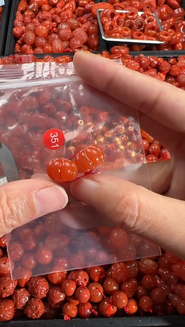 【闪购商品】南红玛瑙颈饰未镶嵌1