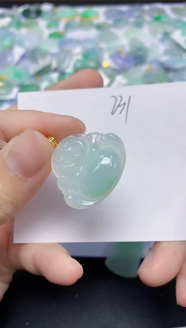 翡翠18K金镶嵌颈饰天然缅甸翡翠A货