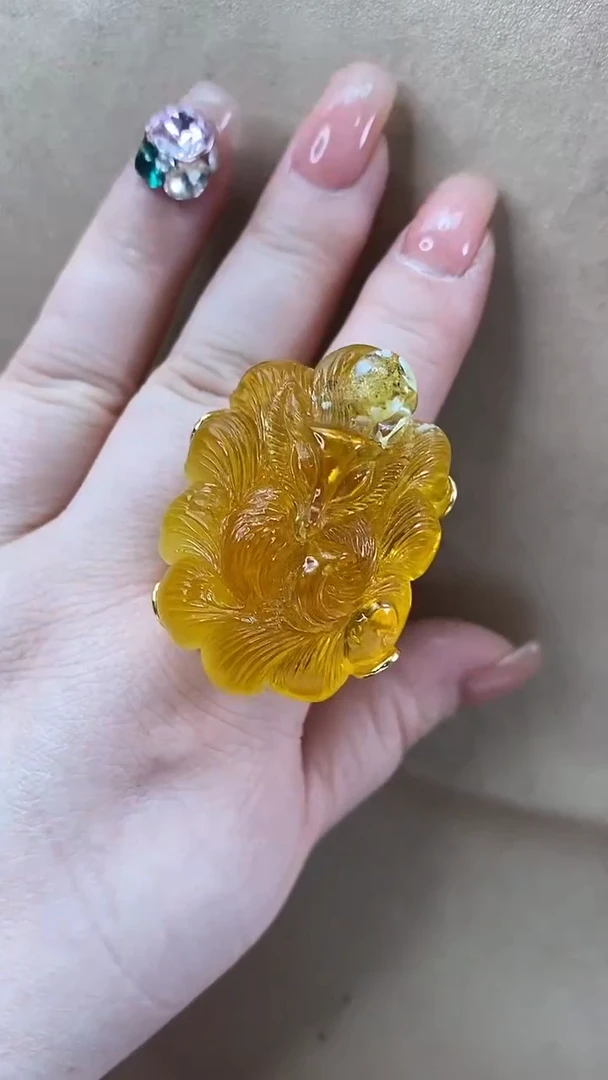 琥珀颈饰未镶嵌戒指