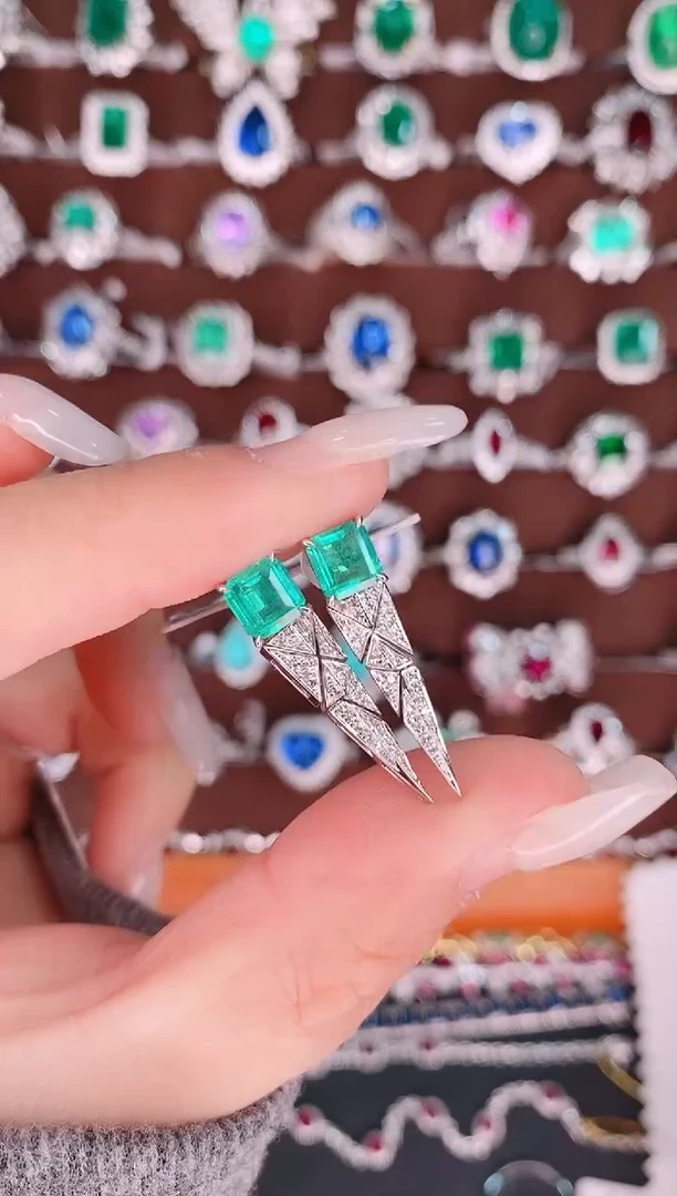 【闪购商品】祖母绿18K金耳饰18K金镶嵌.