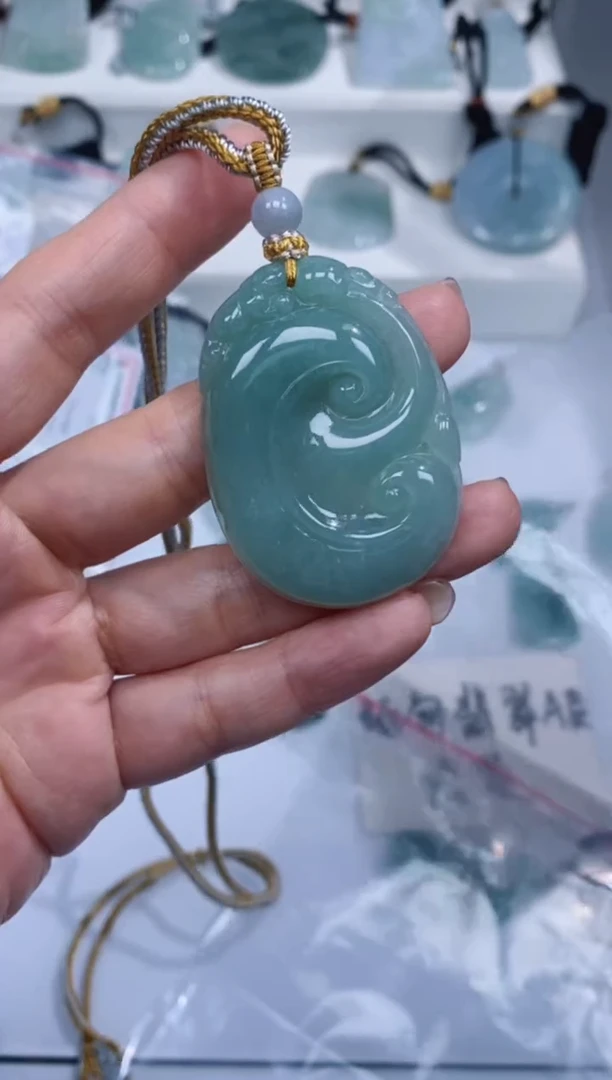 颈饰未镶嵌翡翠吊坠