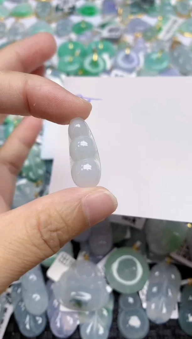 翡翠未镶嵌颈饰天然A货翡翠